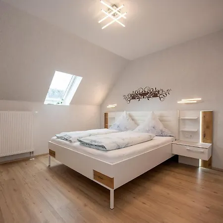 Ferienwohnungen Am Matthiasturm Neef Esterno foto